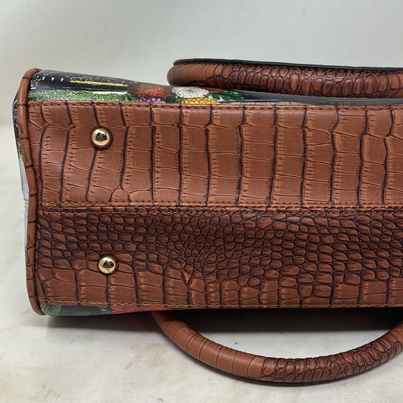 Beautiful Medium Paris handbag - Picture 6 of 13